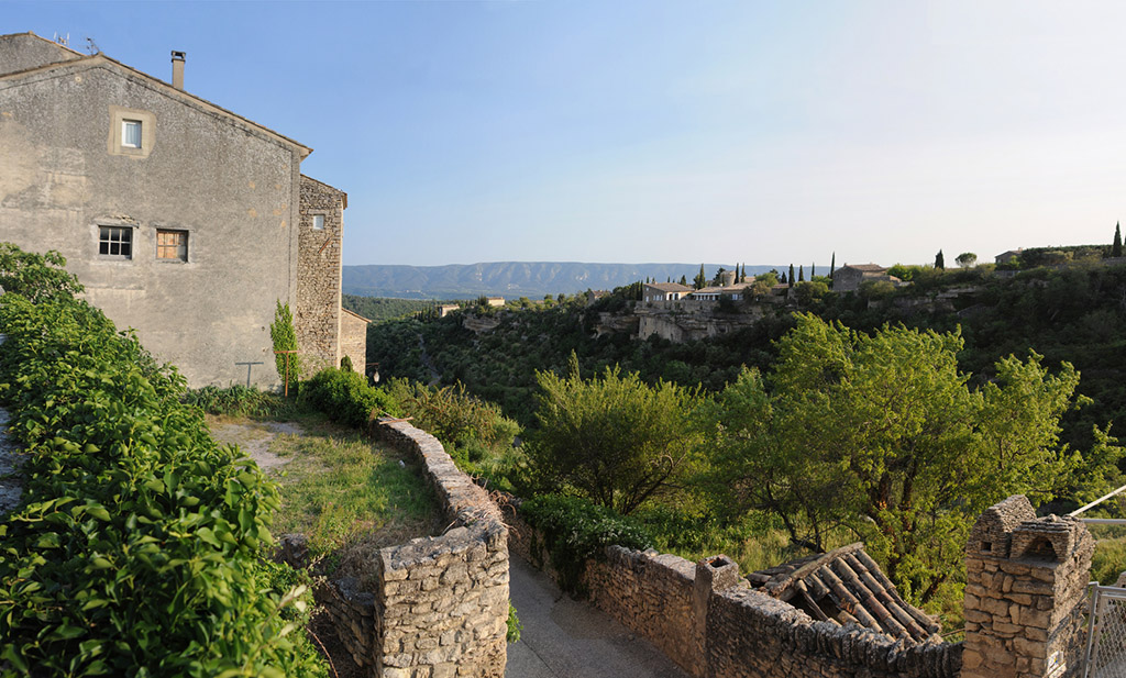 vue de cottage en Provence, France